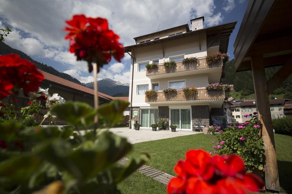 Appartamento Rose Di Bosco Predazzo Exterior foto